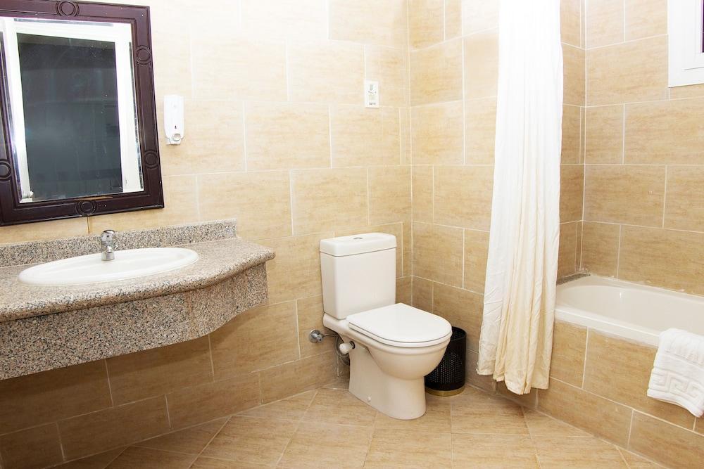 Rezort Pyramisa Sunset Pearl 3*